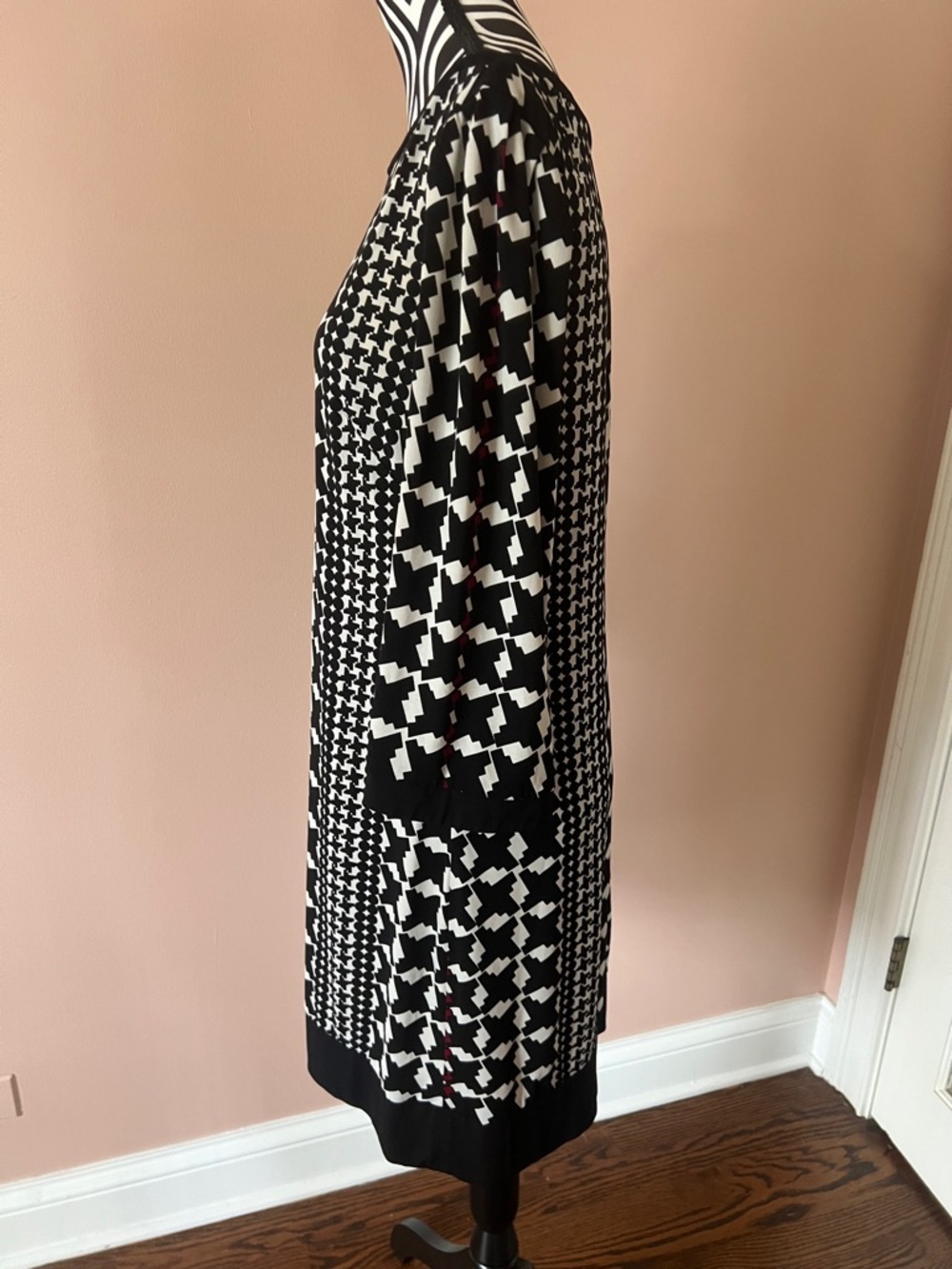 🎉GREAT condition LAUNDRY by design.  Black & White Houndstooth Shift Dress, - Picture 4 of 8